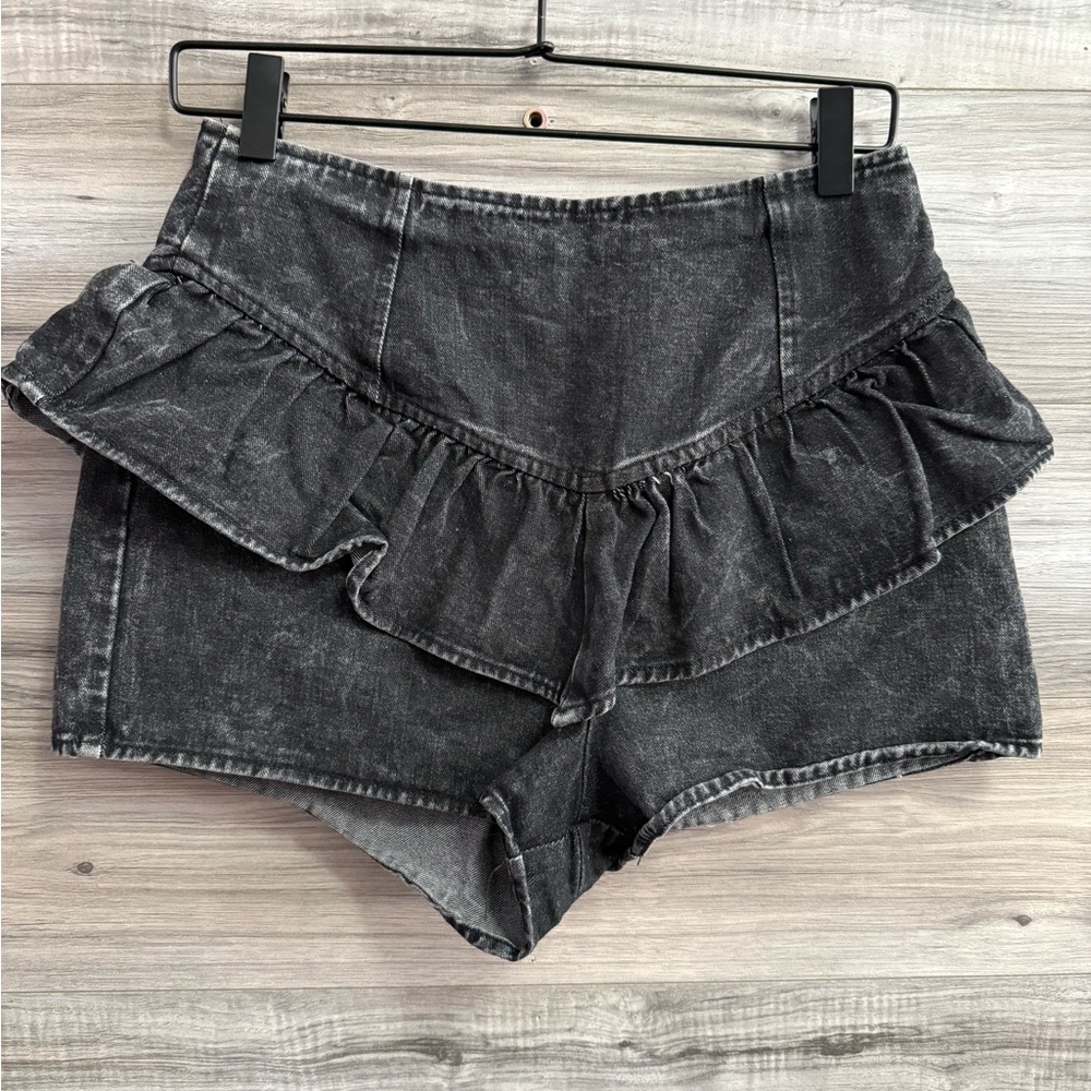 Lelis Black Ruffled Jean shorts